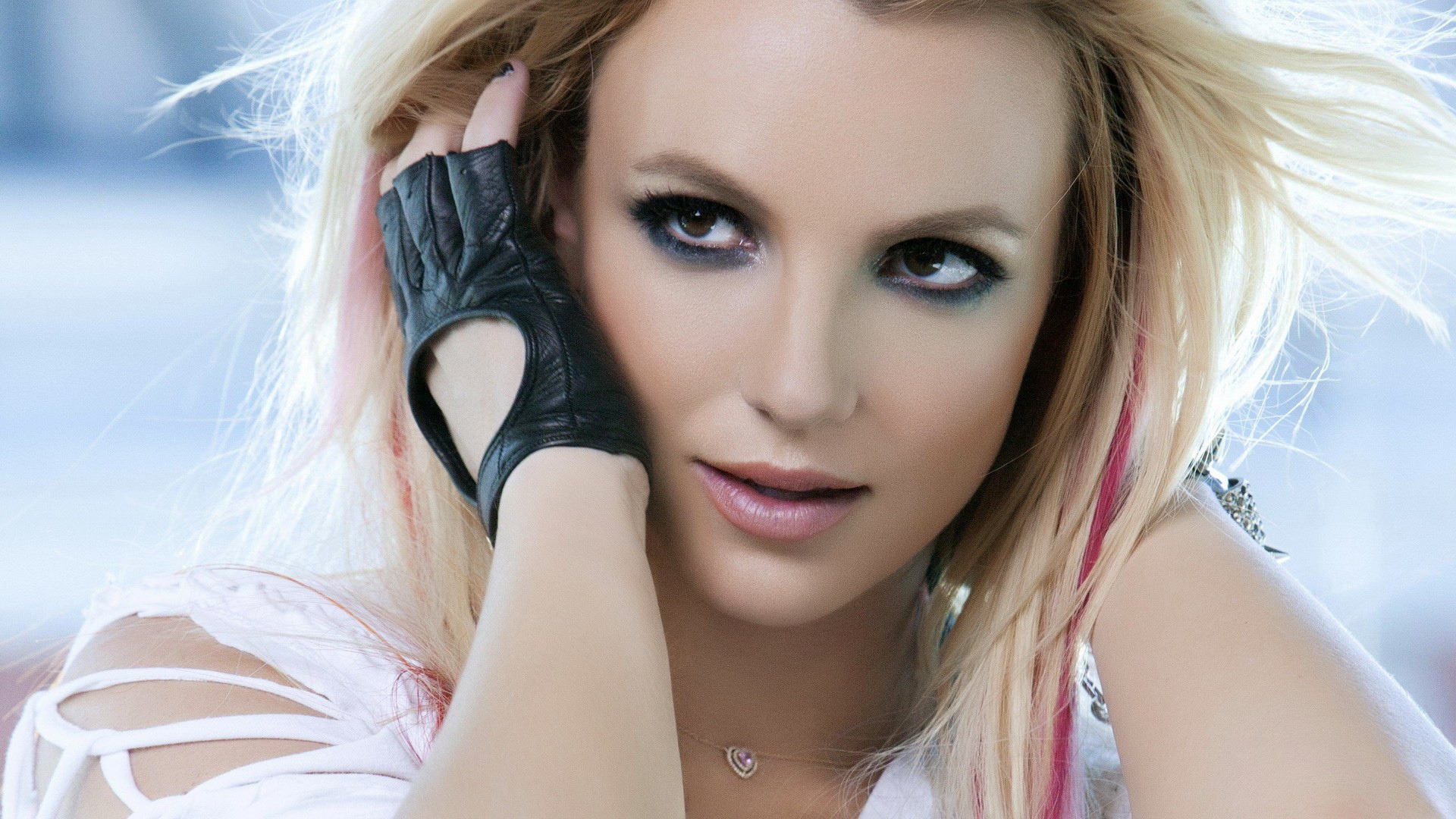 Britney Spears for 1920 x 1080 HDTV 1080p resolution