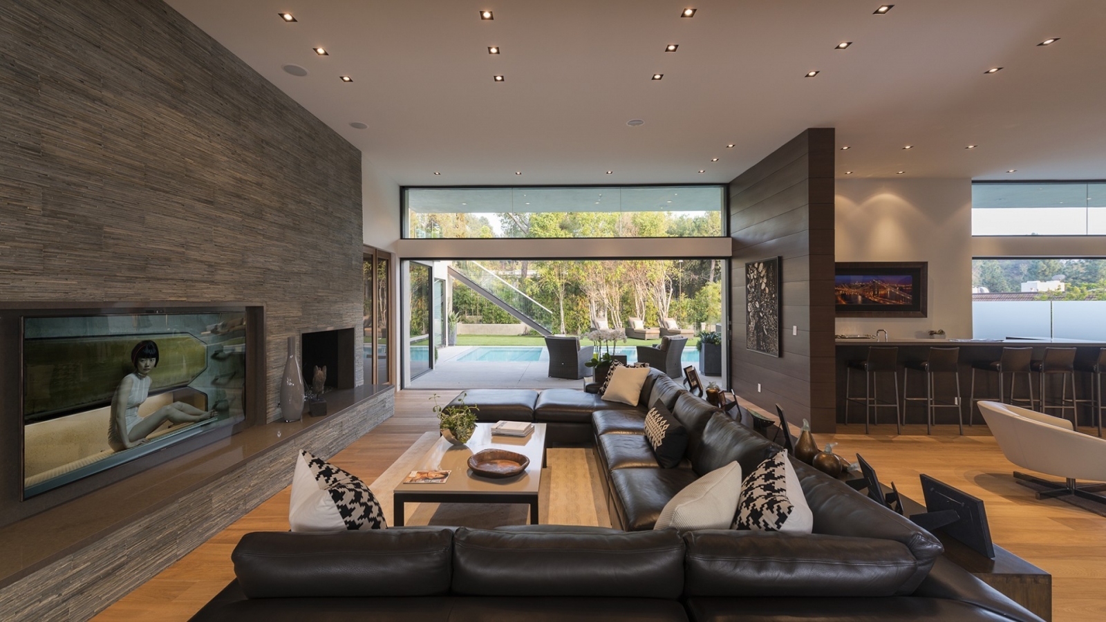 Brown Living Room for 1600 x 900 HDTV resolution