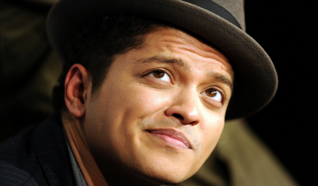 Bruno Mars for 1024 x 600 widescreen resolution