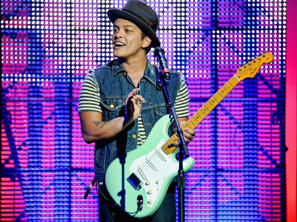 Bruno Mars in Concert for 1024 x 768 resolution