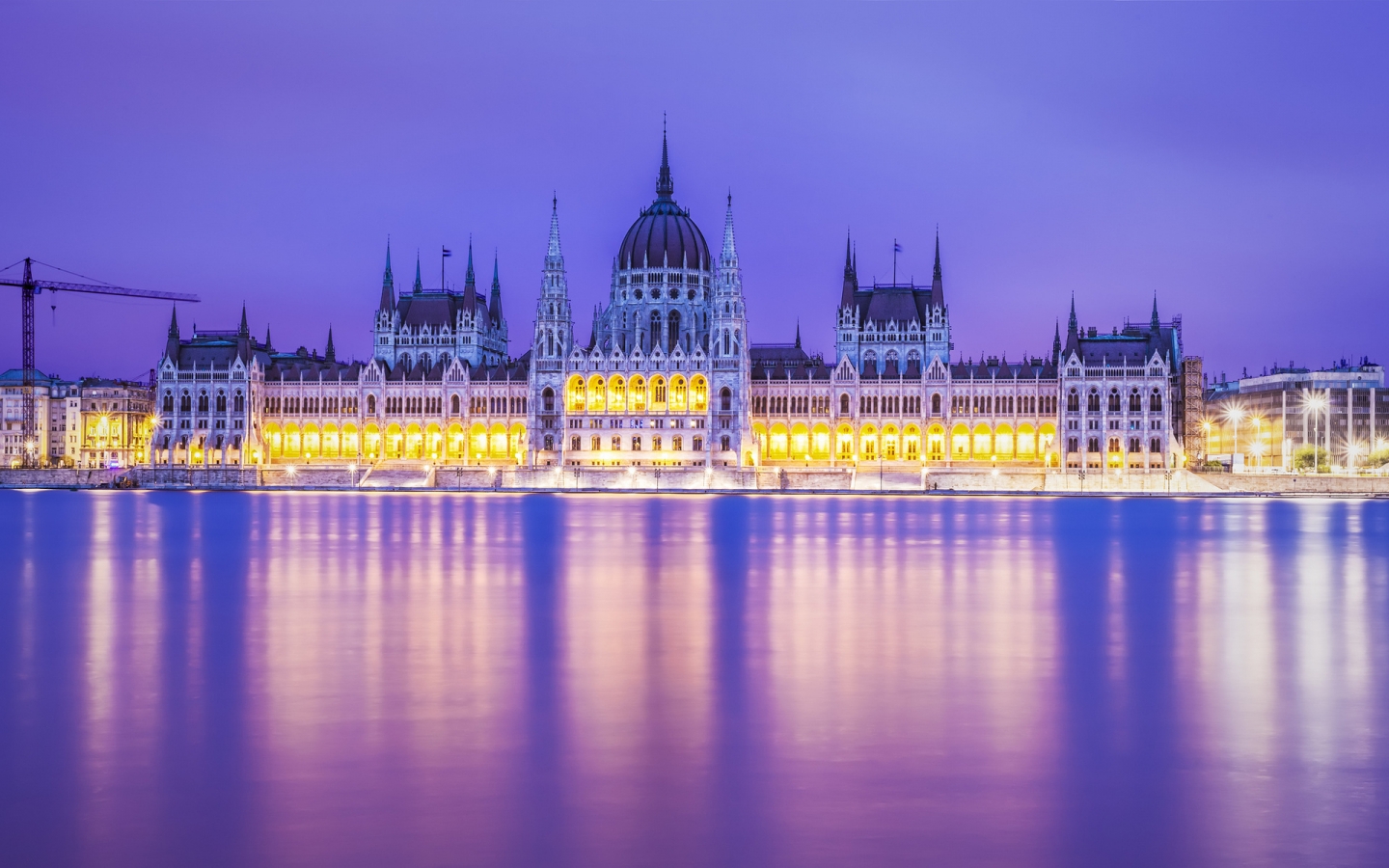 Budapest Parliament Building for 1440 x 900 widescreen resolution