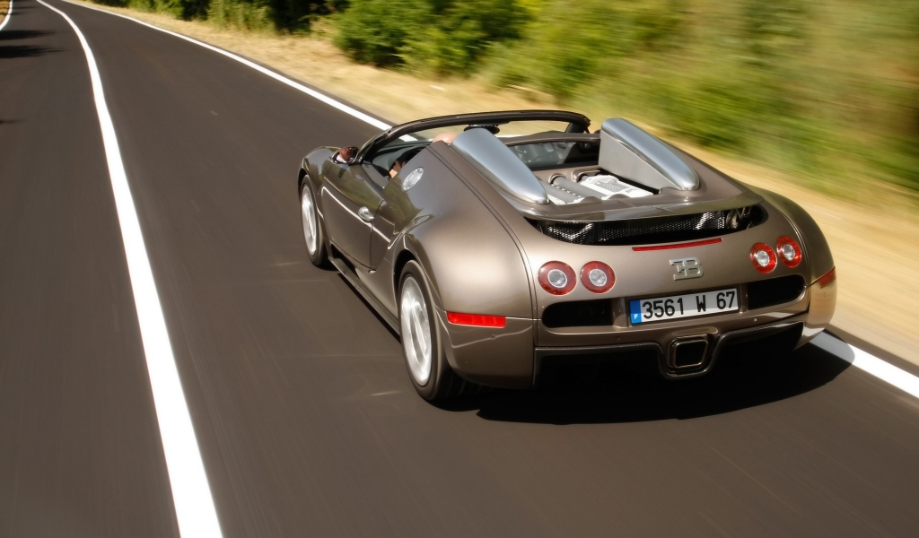 Bugatti Veyron 16.4 Grand Sport 2010 in Rome - Rear Angle Speed Top for 1024 x 600 widescreen resolution