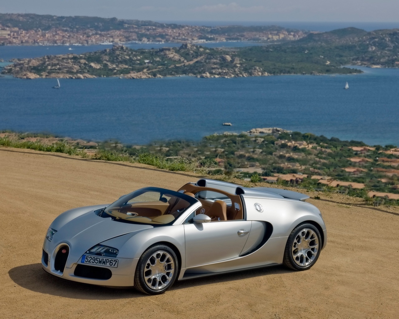 Bugatti Veyron 16.4 Grand Sport 2010 in Sardinia - Front And Side Panorama for 1280 x 1024 resolution