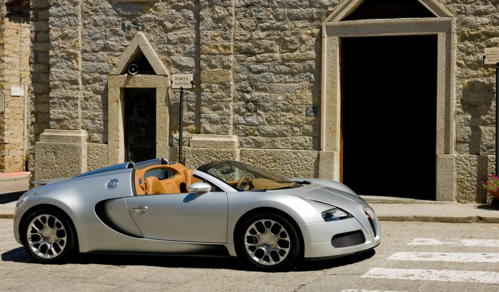 Bugatti Veyron 16.4 Grand Sport 2010 in Sardinia - Side 3 for 1024 x 600 widescreen resolution