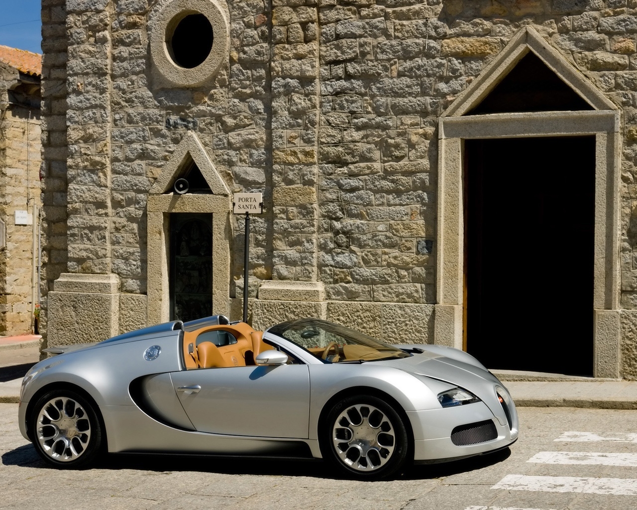 Bugatti Veyron 16.4 Grand Sport 2010 in Sardinia - Side 3 for 1280 x 1024 resolution