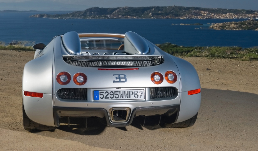 Bugatti Veyron 16.4 Grand Sport in Sardinia 2010 - Rear for 1024 x 600 widescreen resolution