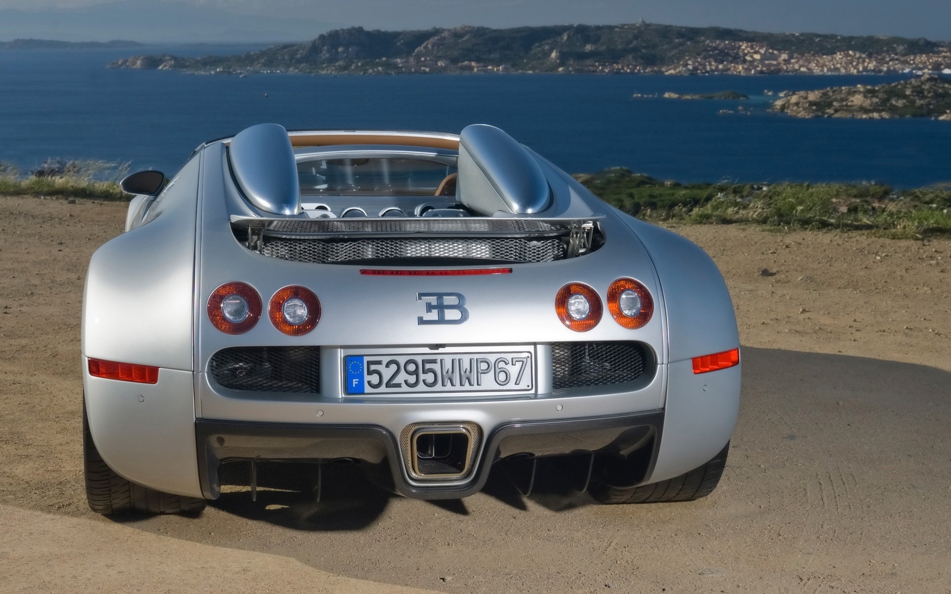 Bugatti Veyron 16.4 Grand Sport in Sardinia 2010 - Rear for 1920 x 1200 widescreen resolution