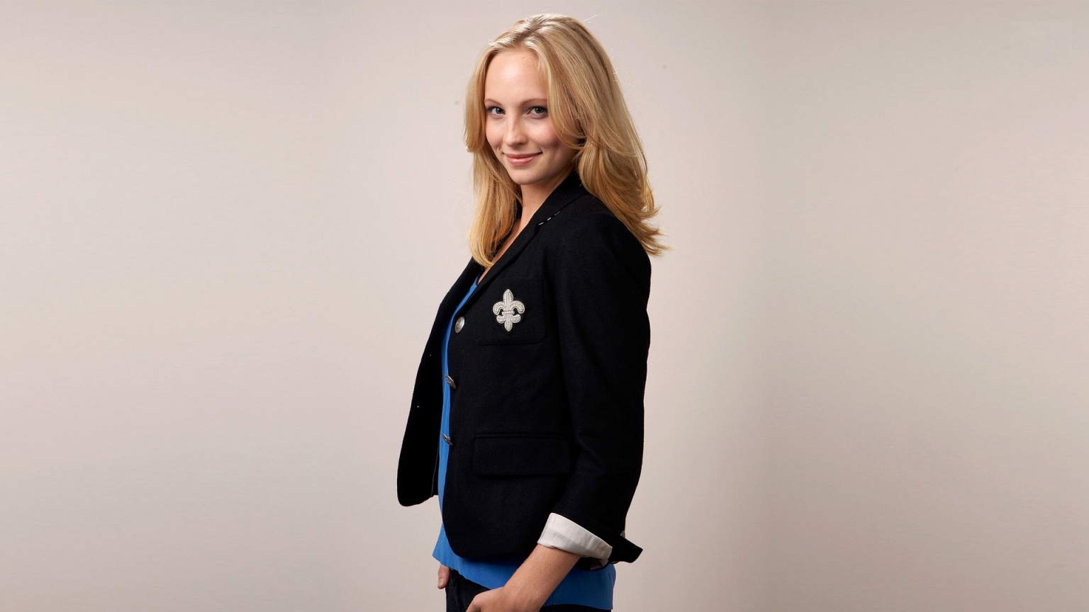 Candice Accola Smile for 1536 x 864 HDTV resolution