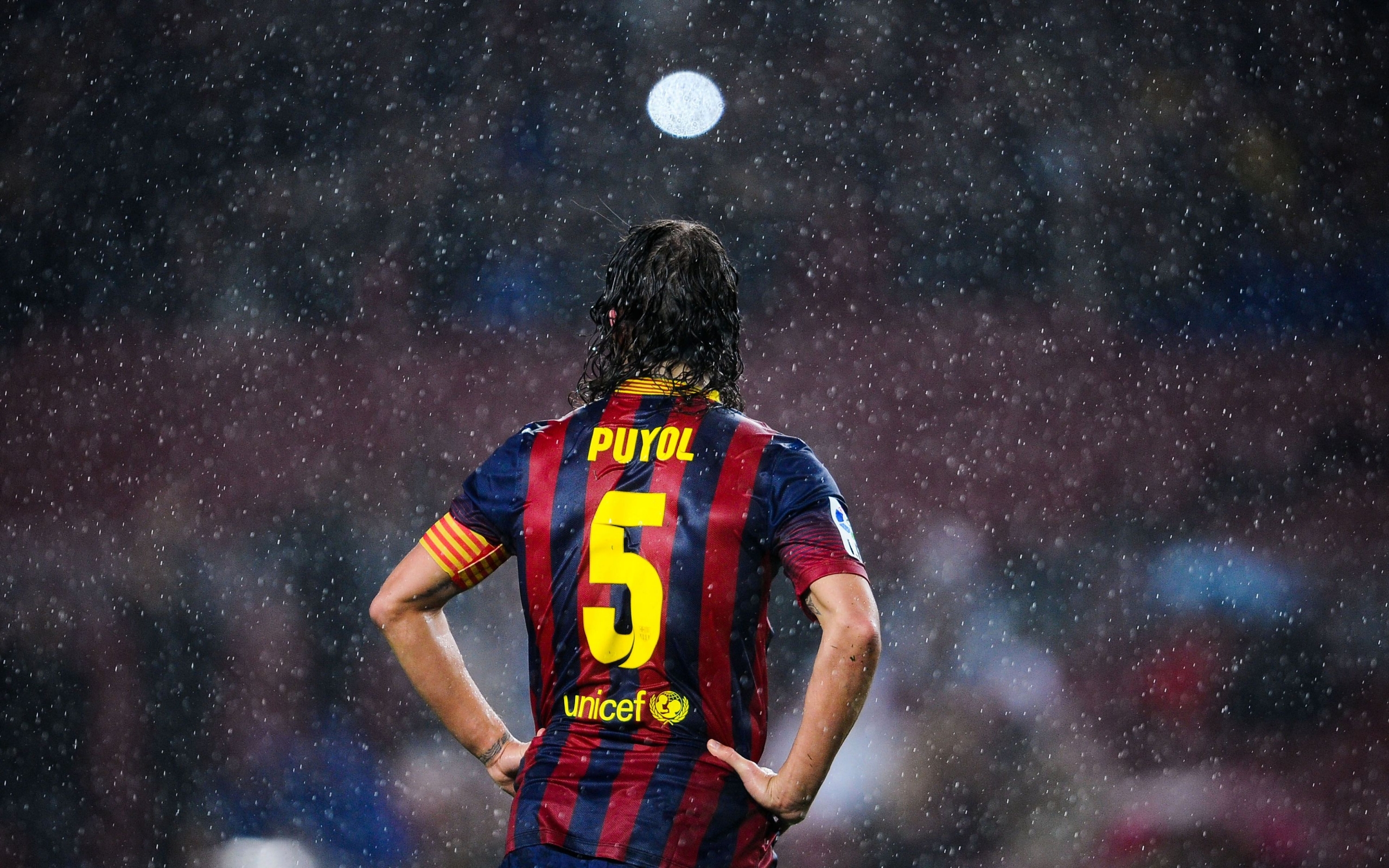 Carles Puyol Rain for 2560 x 1600 widescreen resolution