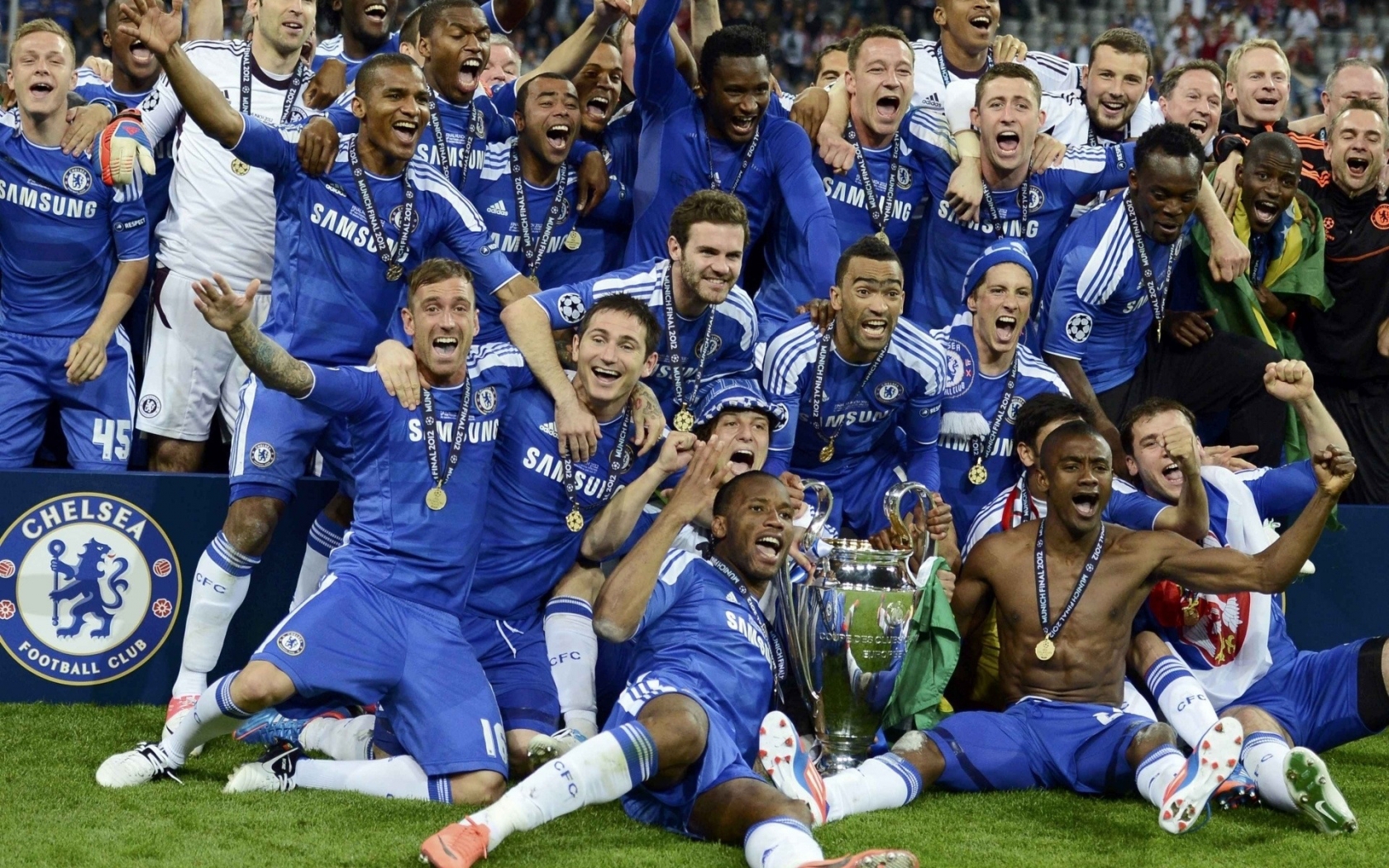 Chelsea Celebrating for 1680 x 1050 widescreen resolution