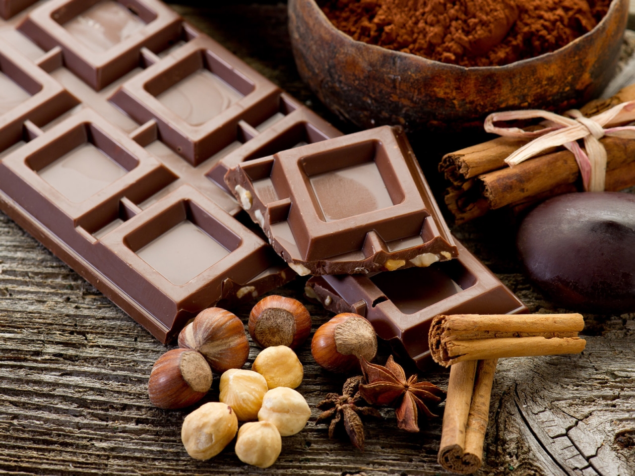 Chocolate and Cinnamon and Nuts for 1280 x 960 resolution