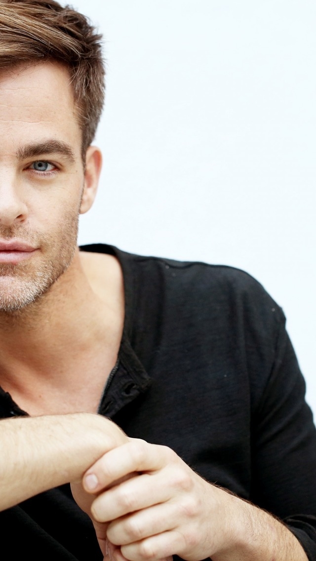 Chris Pine Cool Style for 640 x 1136 iPhone 5 resolution