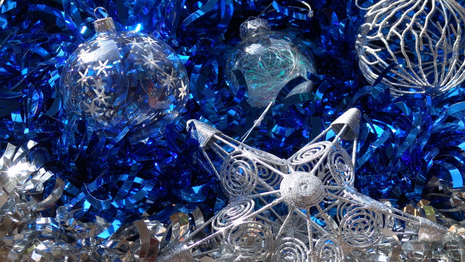 Christmas Ornaments for 1536 x 864 HDTV resolution