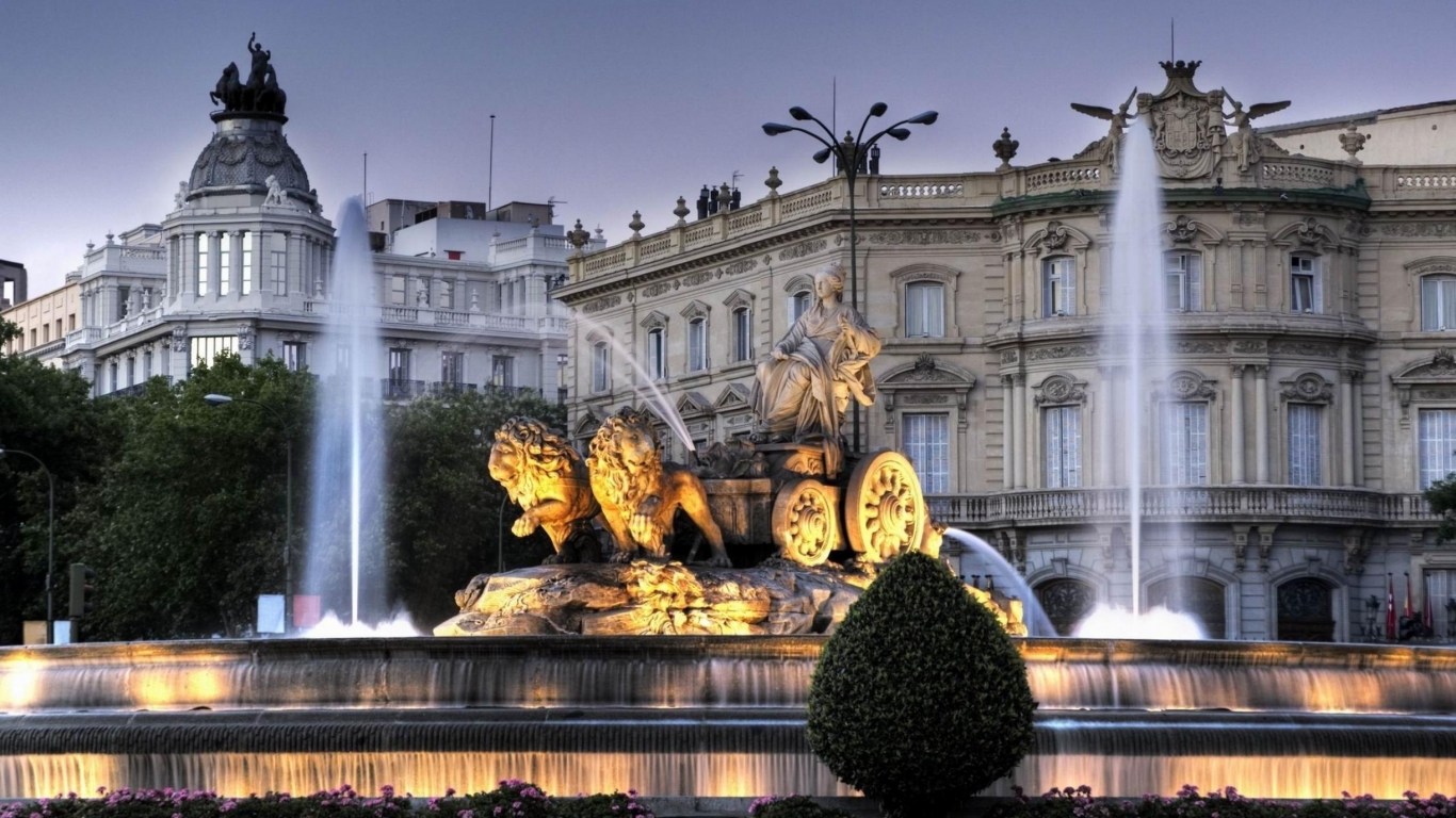 Cibeles Fountain in Madrid for 1366 x 768 HDTV resolution