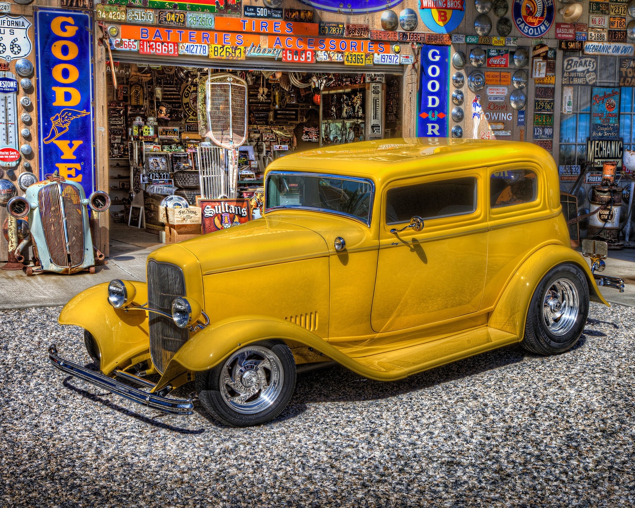 Classic Yellow Ford for 1280 x 1024 resolution