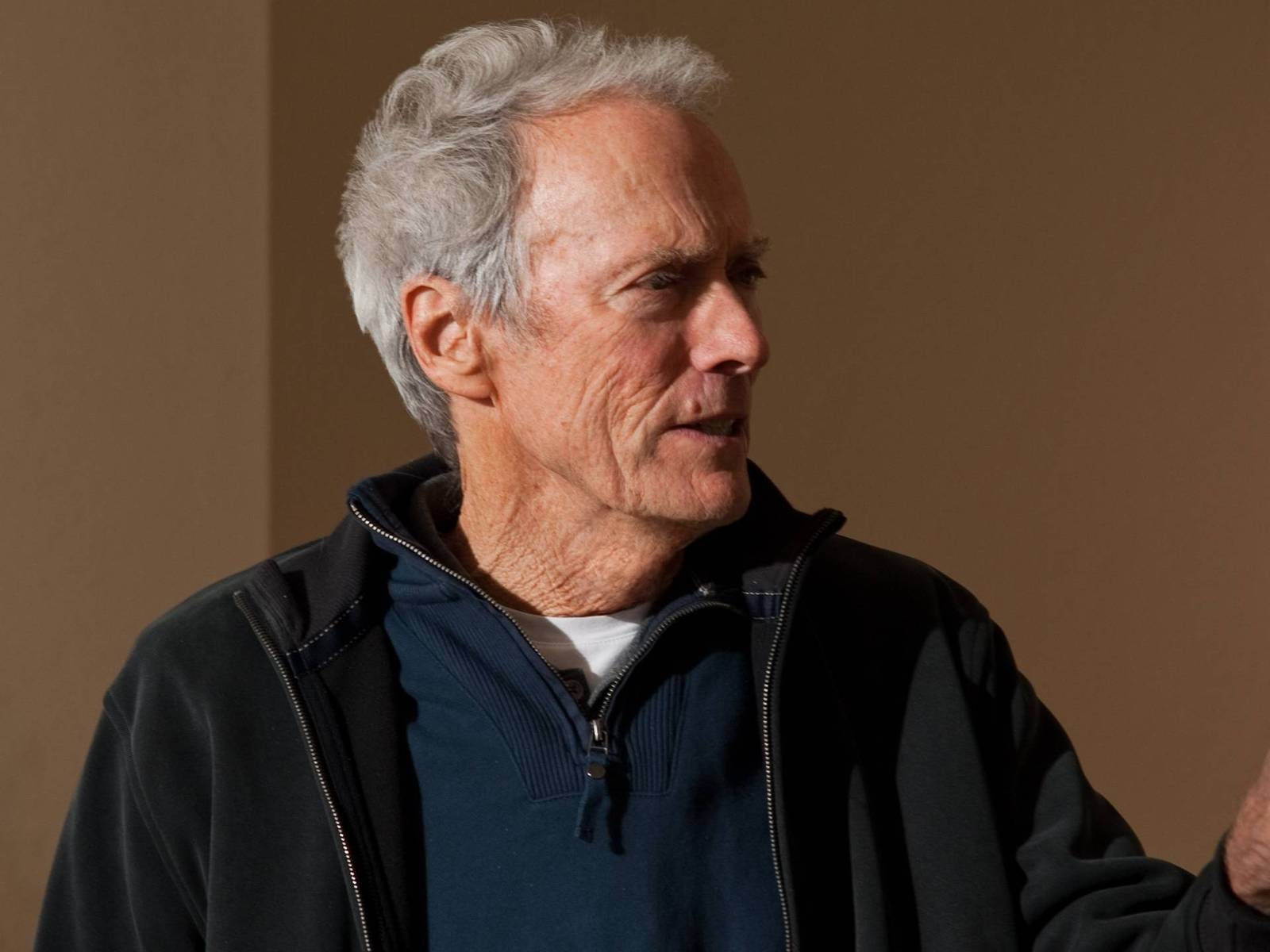 Clint Eastwood Close-Up for 1600 x 1200 resolution