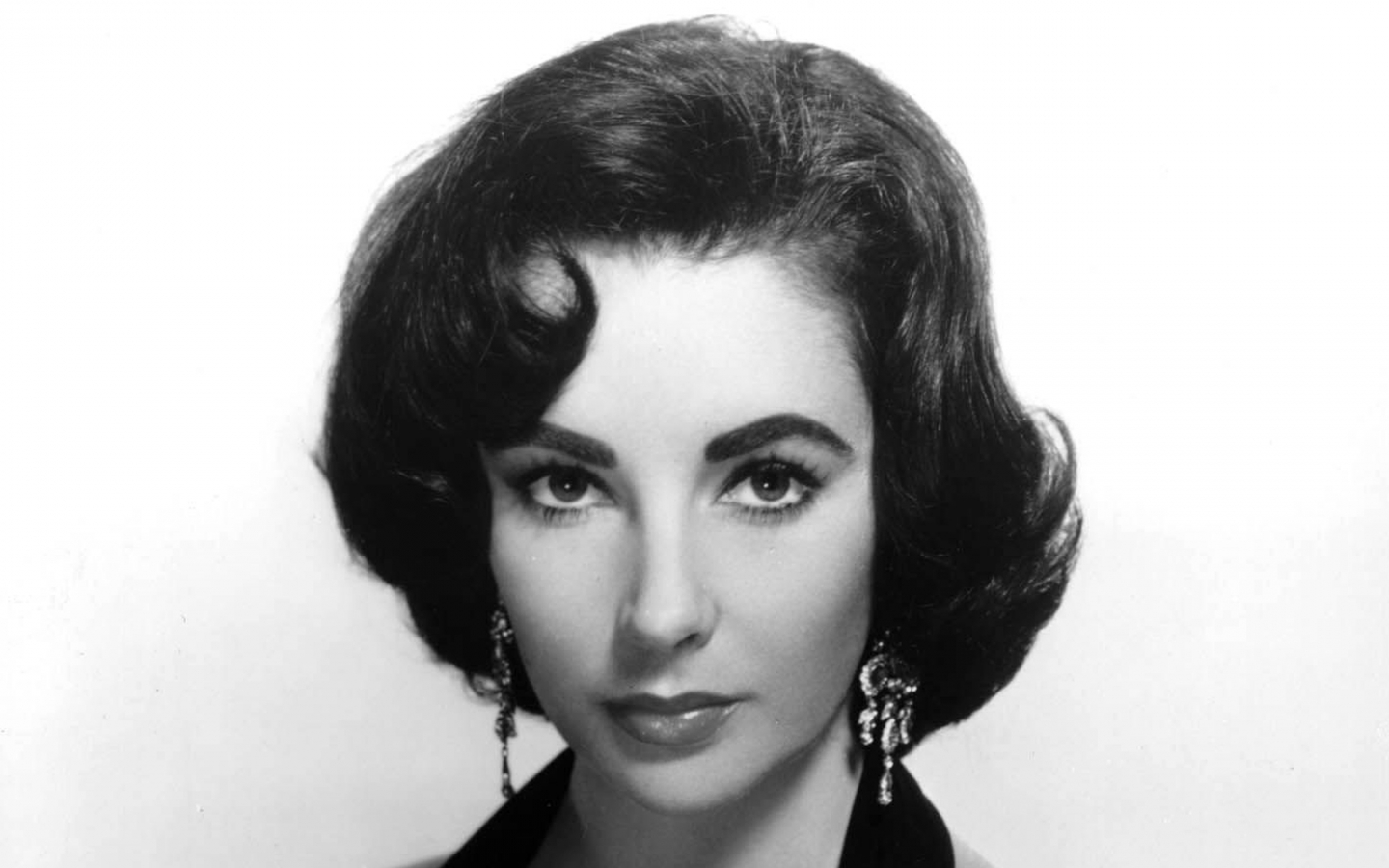 Close Up Elizabeth Taylor for 1440 x 900 widescreen resolution