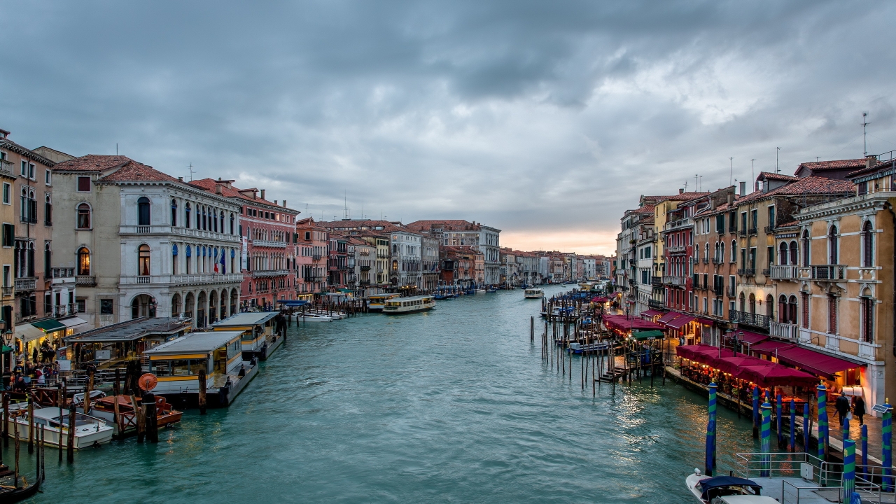 Cloudy Day in Venice for 1280 x 720 HDTV 720p resolution