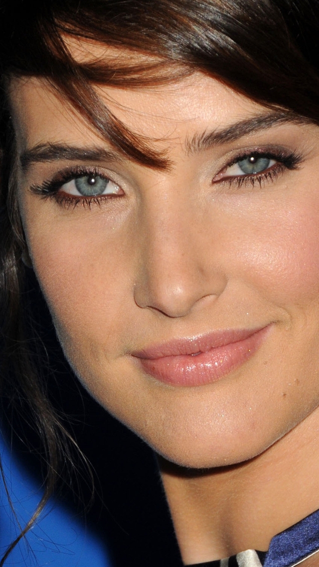 Cobie Smulders Smile for 640 x 1136 iPhone 5 resolution