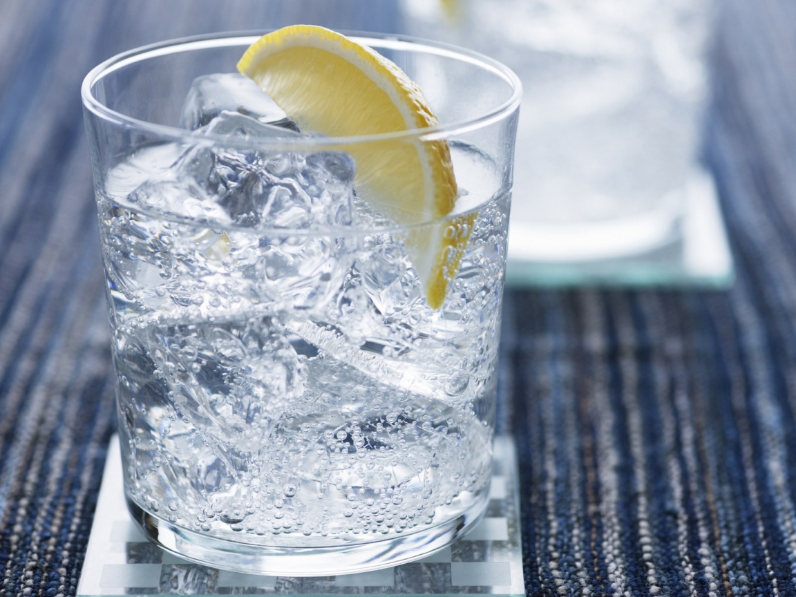 Cocktail Gin and Tonic for 1152 x 864 resolution