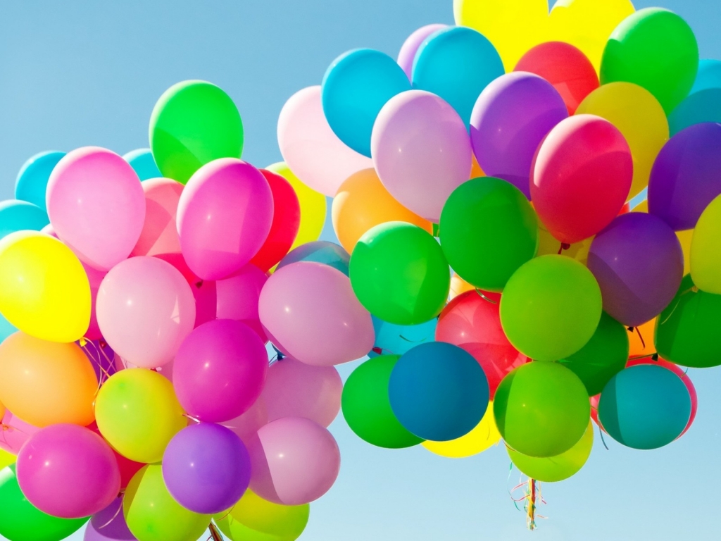 Colorful Balloons in the Sky for 1024 x 768 resolution