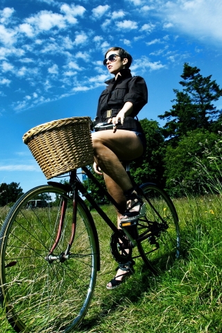 Cool Lady on Bike for 320 x 480 iPhone resolution