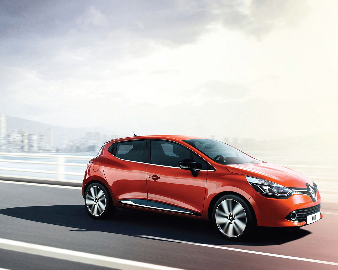 Cool Renault Clio 2013 for 1280 x 1024 resolution