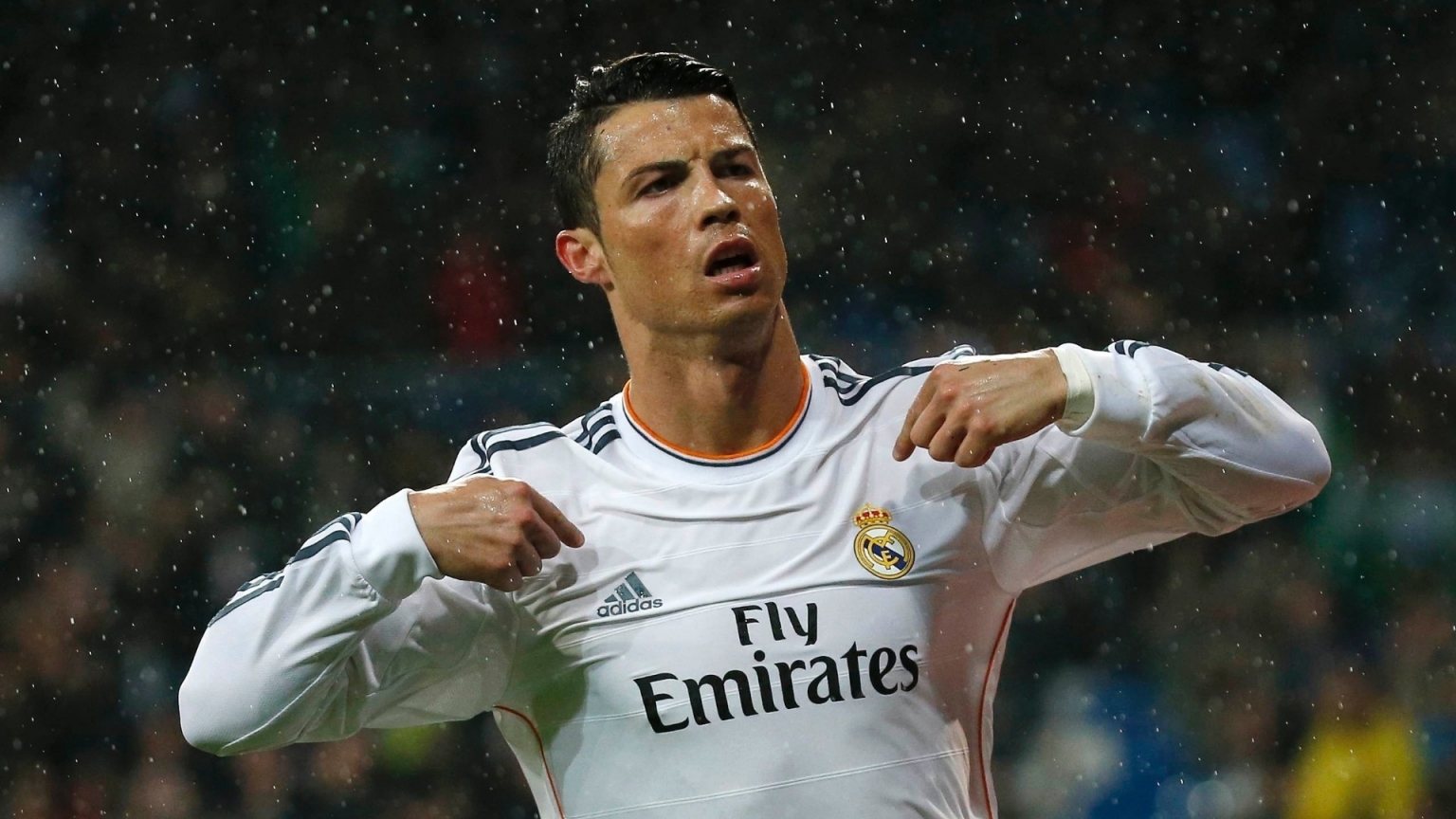 Cristiano Ronaldo in Rain for 1536 x 864 HDTV resolution