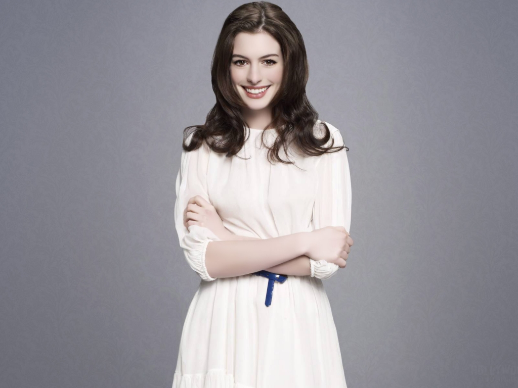 Cute Anne Hathaway for 1024 x 768 resolution