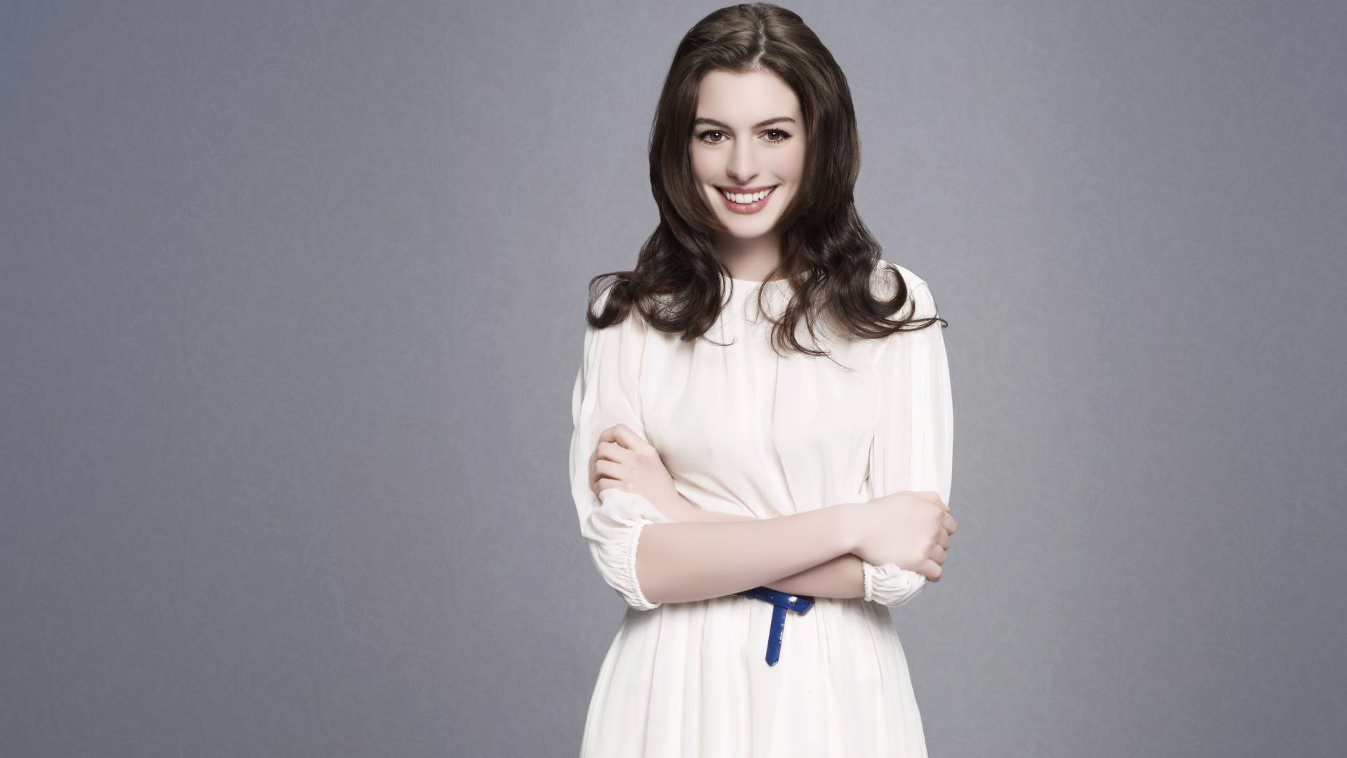 Cute Anne Hathaway for 1920 x 1080 HDTV 1080p resolution