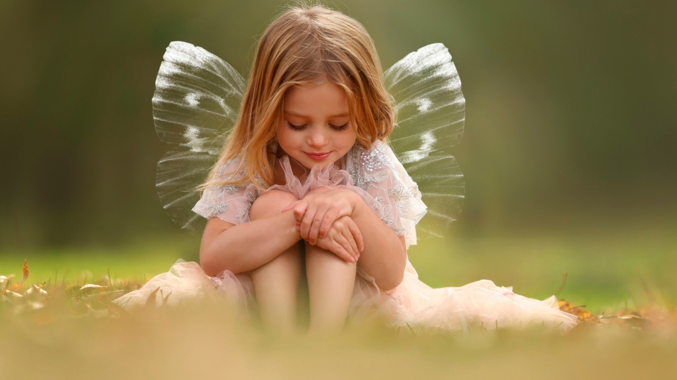 Cute Little Fairy for 1366 x 768 HDTV resolution