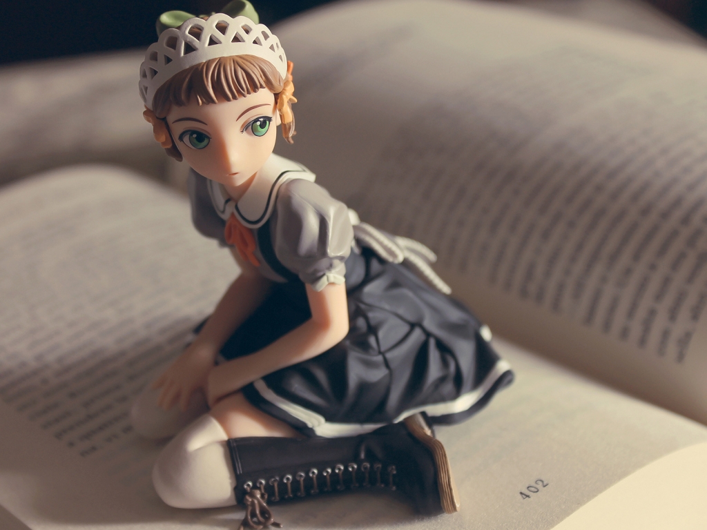 Cute Little Figurine for 1024 x 768 resolution