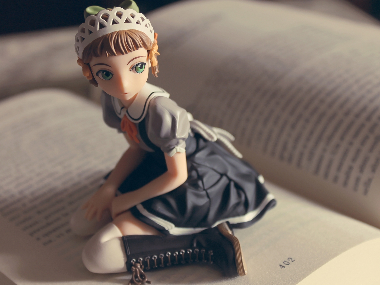 Cute Little Figurine for 1280 x 960 resolution