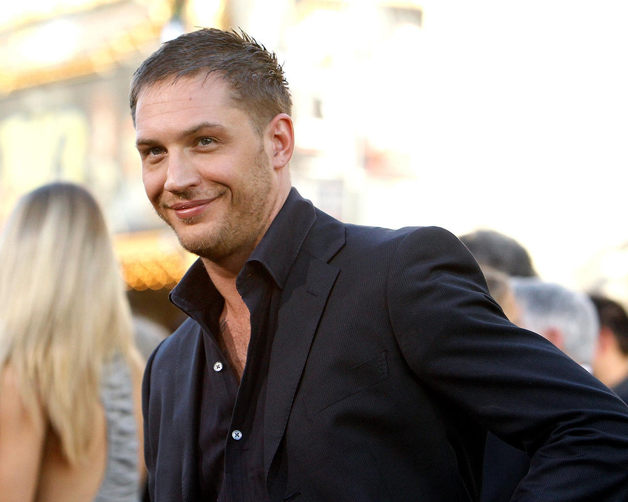 Cute Tom Hardy for 1280 x 1024 resolution