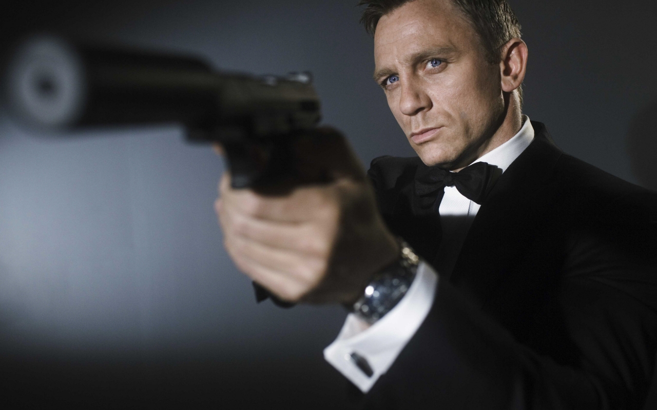 Daniel Craig as James Bond 007 for 1280 x 800 widescreen resolution