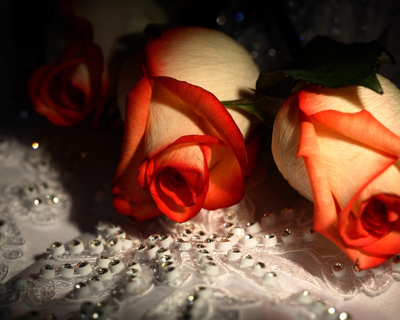 Diamonds and Roses for 1280 x 1024 resolution