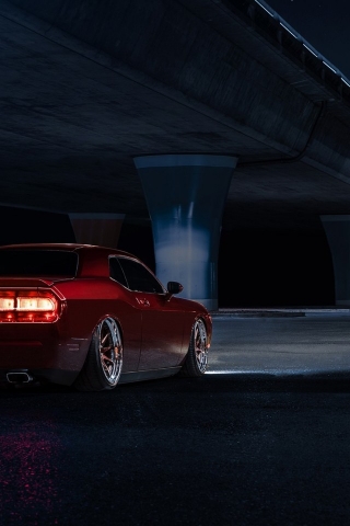 Dodge Challenger Avant Garde Back View for 320 x 480 iPhone resolution