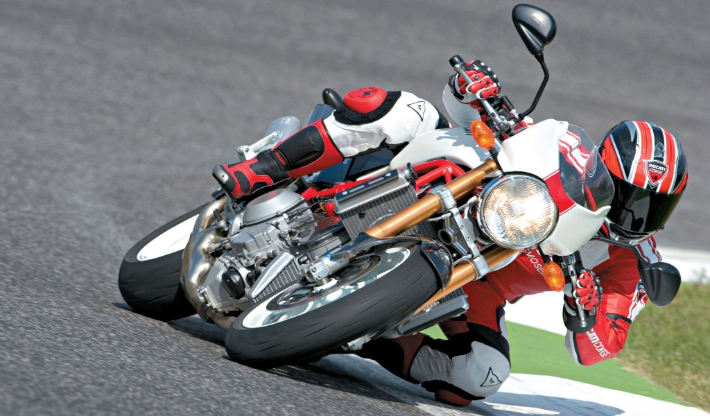 Ducati Corse for 1024 x 600 widescreen resolution