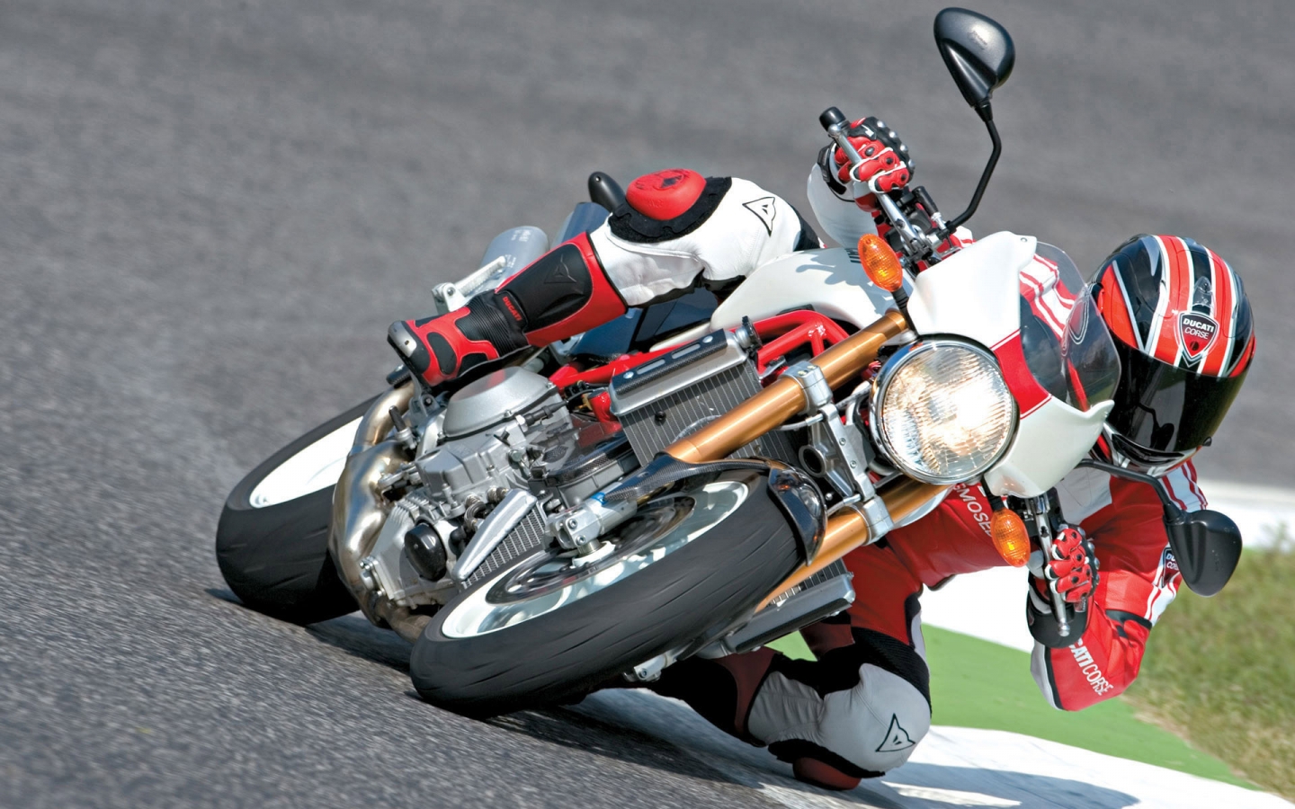 Ducati Corse for 1440 x 900 widescreen resolution