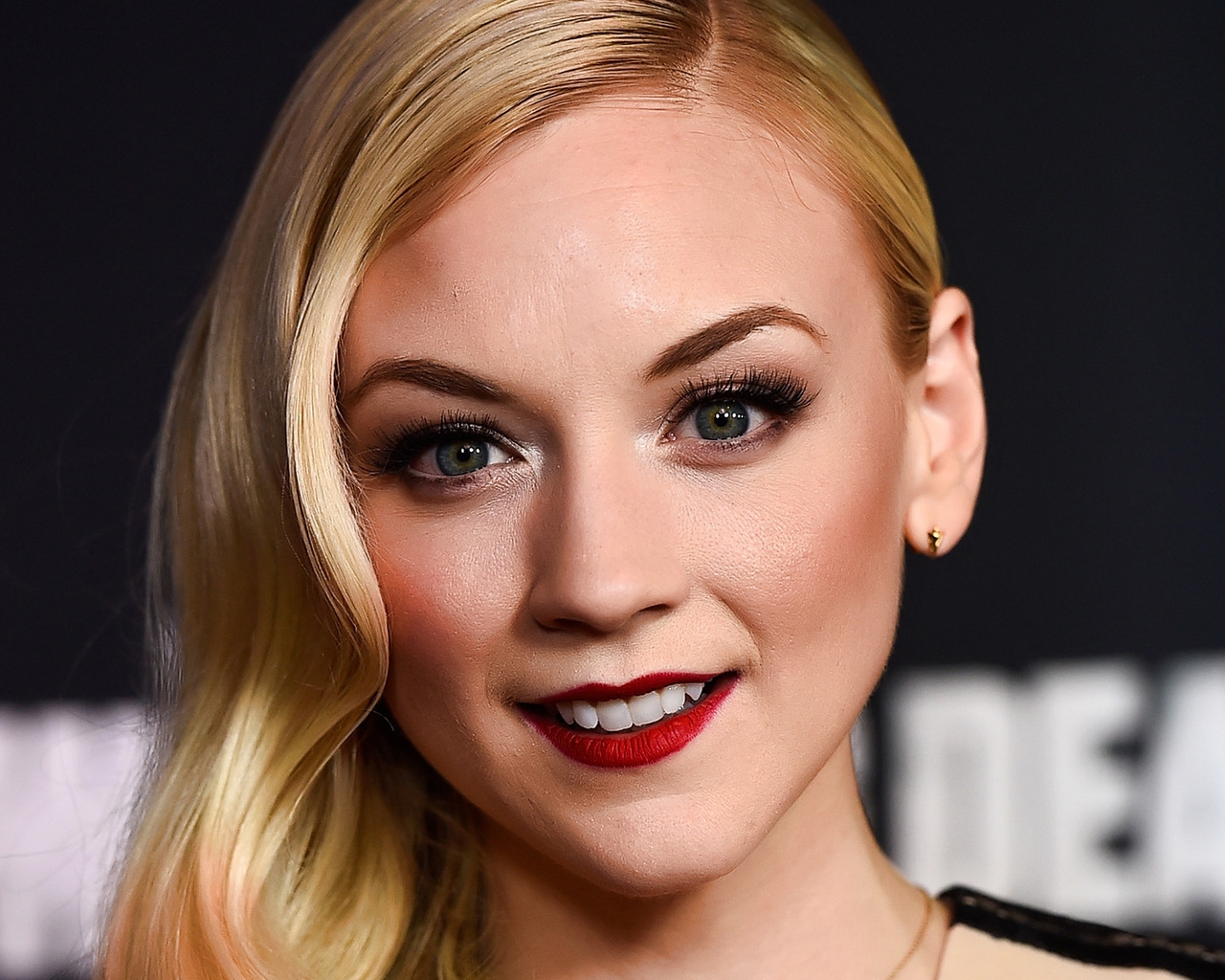 Emily Kinney Actress for 1280 x 1024 resolution