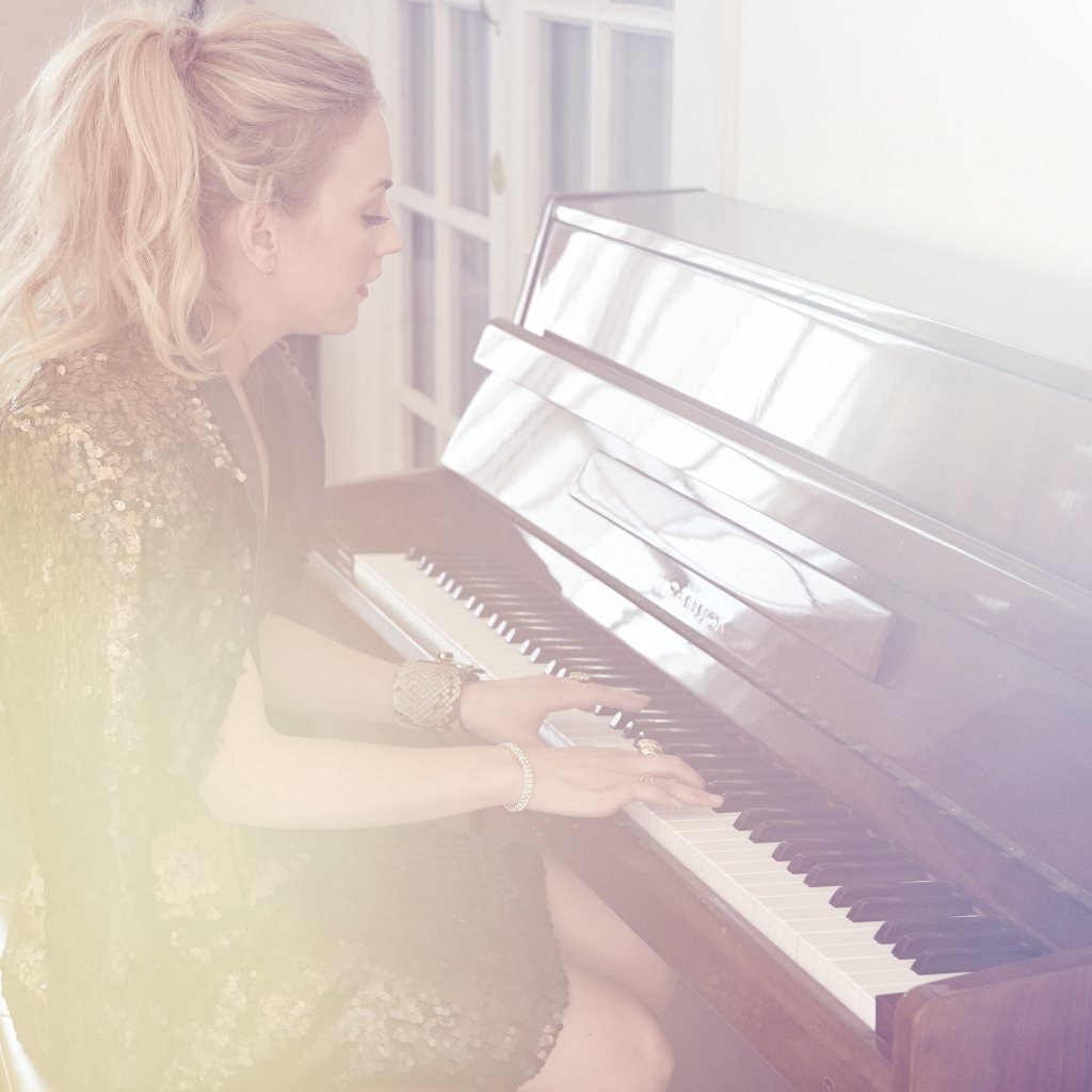 Emily Kinney Playing Piano for 1024 x 1024 iPad resolution