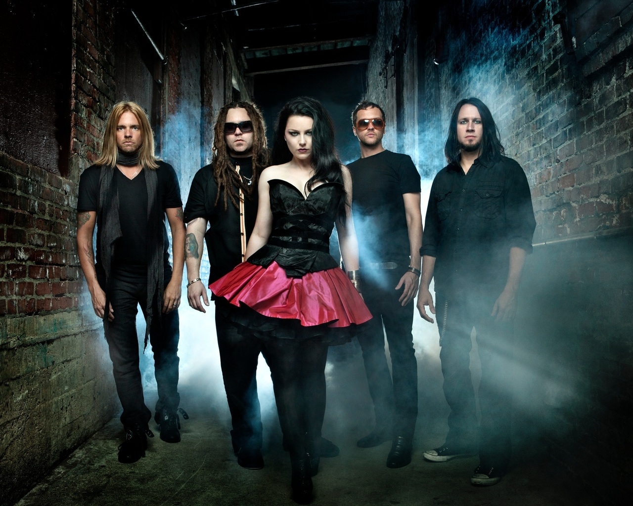 Evanescence for 1280 x 1024 resolution