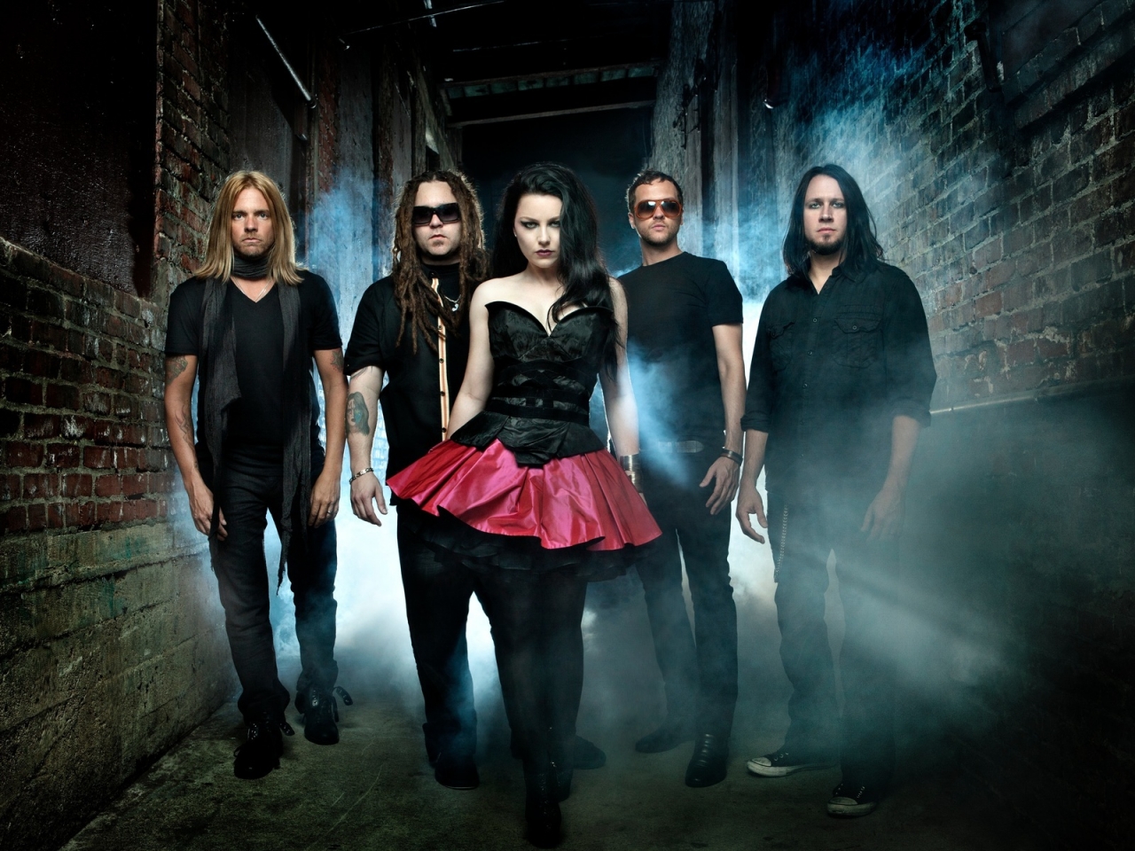 Evanescence for 1280 x 960 resolution