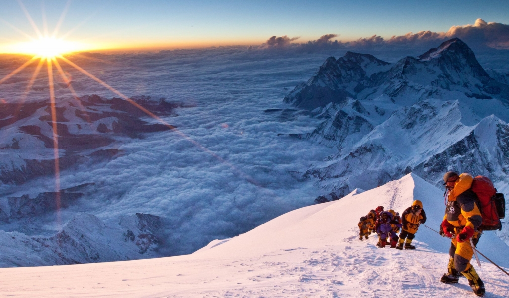 Everest Movie for 1024 x 600 widescreen resolution