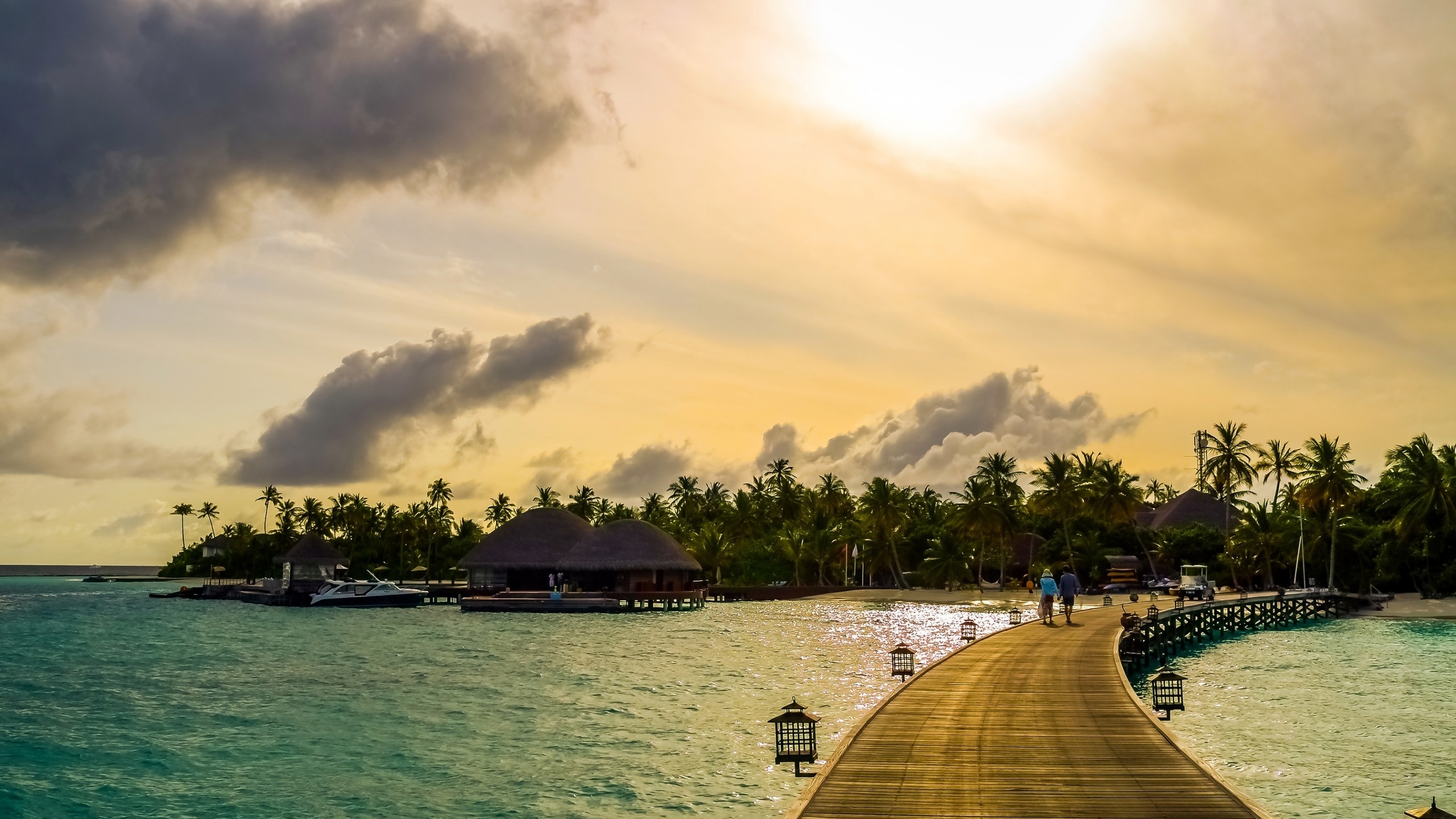 Exotic Maldives Beach for 2560x1440 HDTV resolution