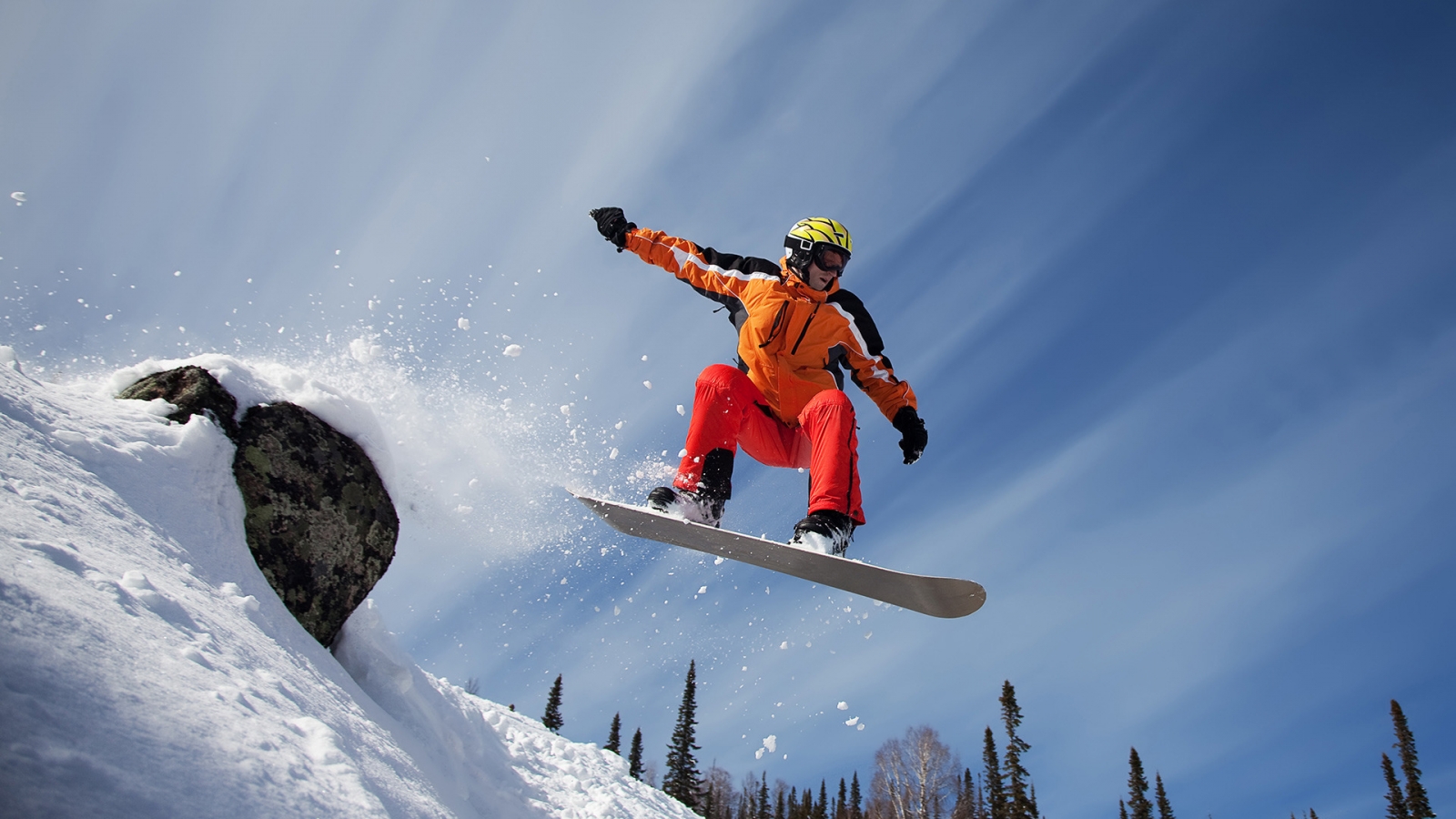 Extreme Snowboarder for 1600 x 900 HDTV resolution