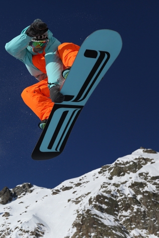 Extreme Snowboarding Adventure for 320 x 480 iPhone resolution