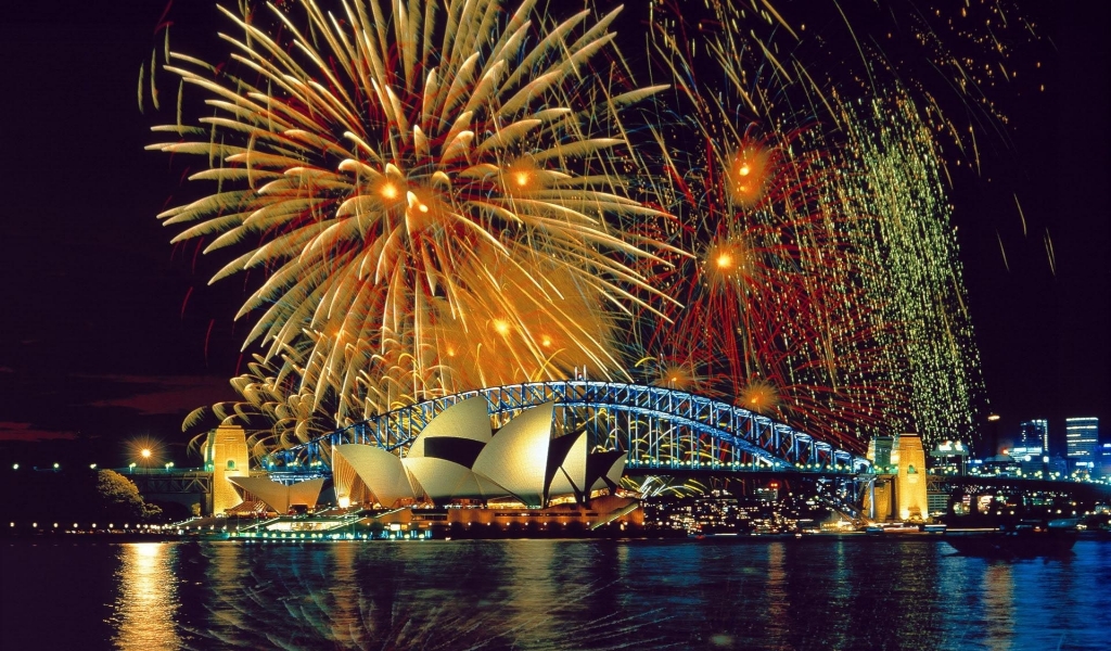Fireworks Over the Sydney Opera House and Harbor Bridge for 1024 x 600 widescreen resolution