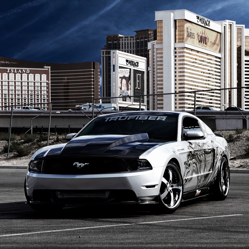 Ford Mustang for 1024 x 1024 iPad resolution