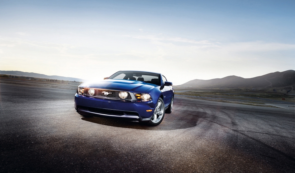 Ford Mustang GT Blue 2012 for 1024 x 600 widescreen resolution
